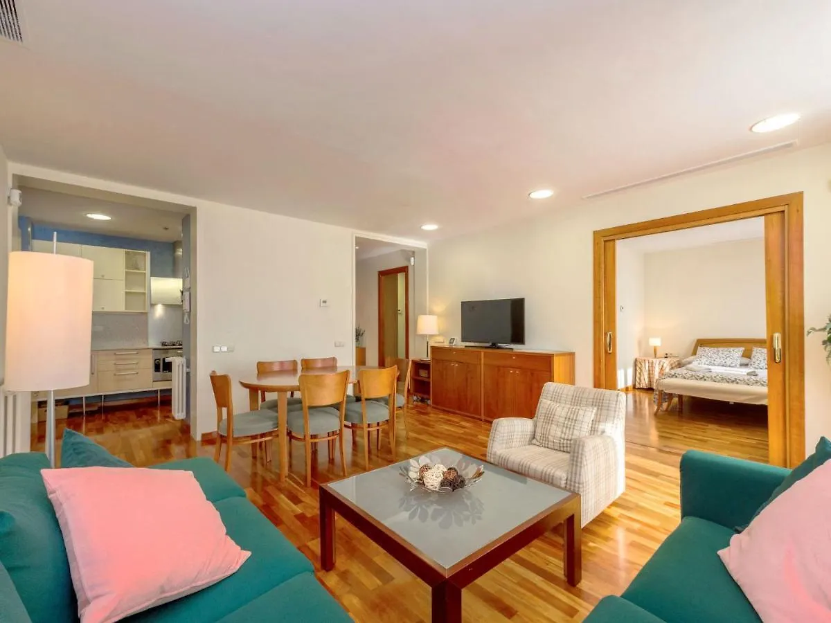 Apartment Plaza Catalunya-Rda-Universidad By Interhome location